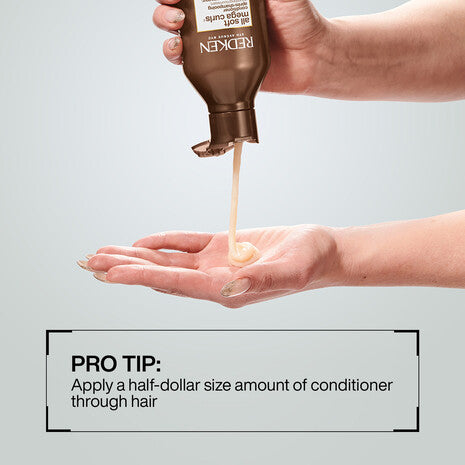 Consejo profesional para usar el acondicionador Redken All Soft Mega Curls y lograr rizos hidratados y definidos