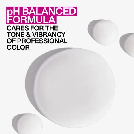 Shampoo Redken Color Extend Magnetics con fórmula de pH balanceado para proteger y prolongar el color del cabello teñido