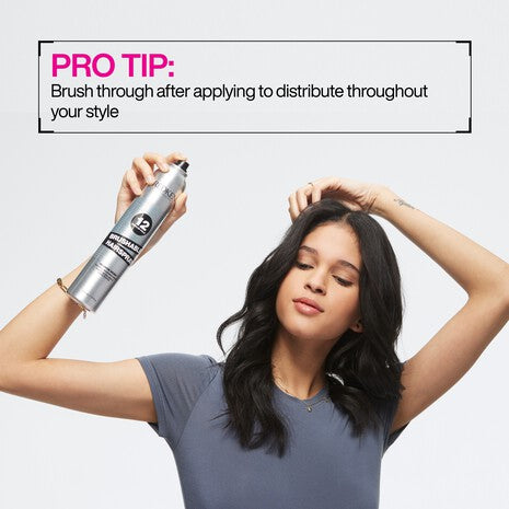 Consejo profesional para usar el spray Redken Brushable Hair Spray y lograr una fijación flexible